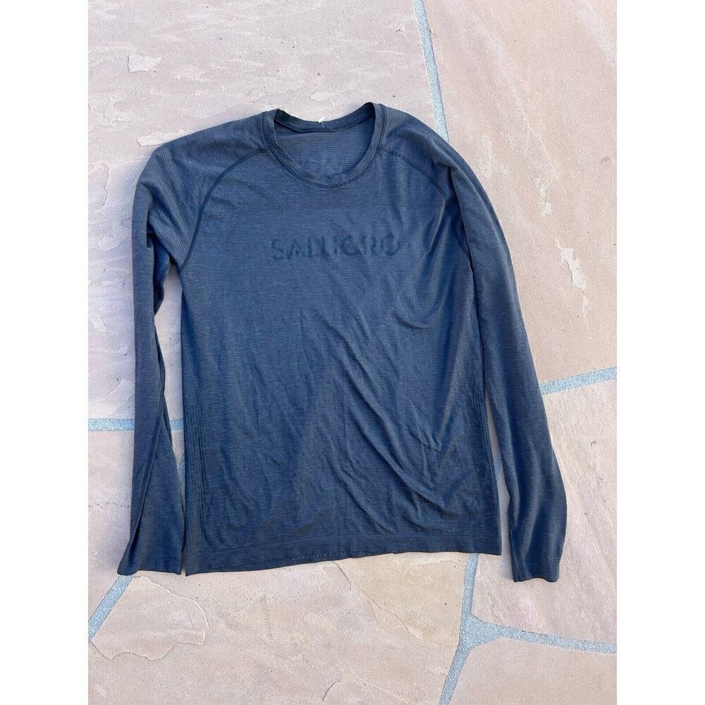 Lululemon Mens Performance Shirt Size M Dark Grey Woven Long Sleeve Logo